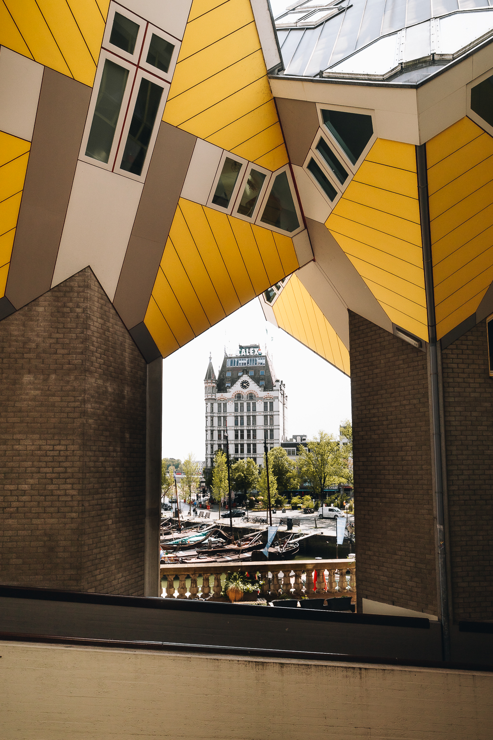 Flaner à Oude Haven à Rotterdam
