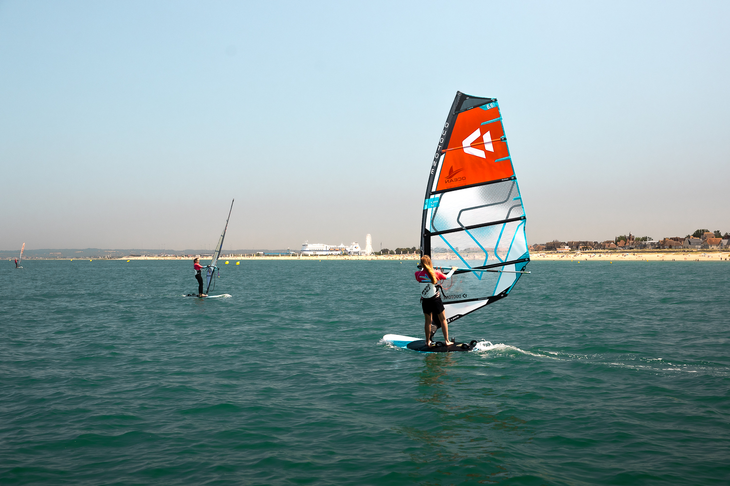 Initiation à la planche à voile dans le Calvados 
